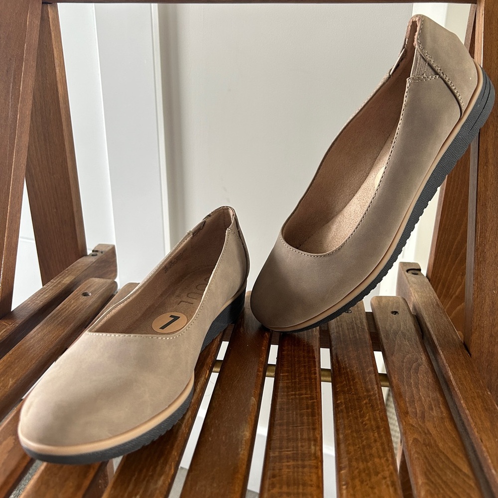 NATURALIZER SOUL IDEA BALLET FLAT size 7 in mushroom colour - Picture 2 of 8